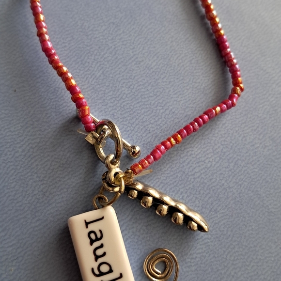 Beaded Bracelet with Sweet Pea Charm - Picture 3 of 4